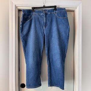 Lee Denim Capri Pants with Comfort Waist, Size 20 W! Medium Blue!! Everyday wear